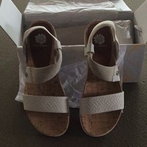 Yellowbox Sandler NWOT